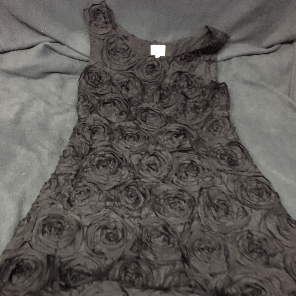 Vue black floral applique silk shift dress